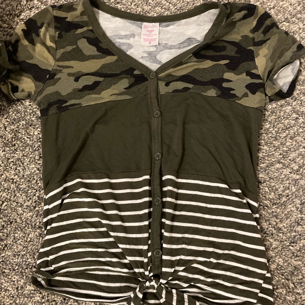 Green camo crop top